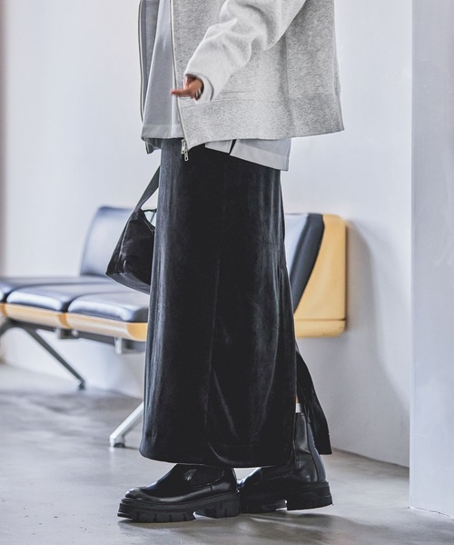 HEREIAM（ヘレイアム）の「【HEREIAM】ストレッチベロアスカート（スカート・レディース・カーキ/ブラック・SMALL/MEDIUM）」の2枚目の写真