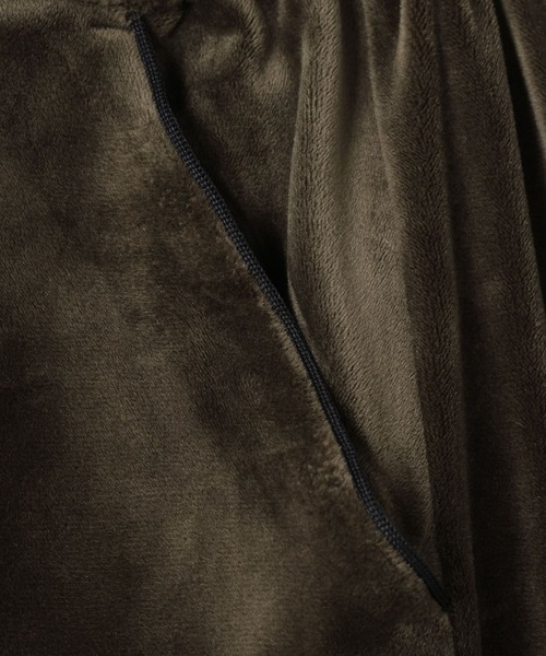 HEREIAM（ヘレイアム）の「【HEREIAM】ストレッチベロアスカート（スカート・レディース・カーキ/ブラック・SMALL/MEDIUM）」の4枚目の写真