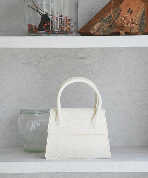 AULENTTI（オウレンティ）の「【オウレンティ】ストラップ付ダブルハンドルバッグ（ハンドバッグ・レディース・オフホワイト・FREE）」の2枚目の写真