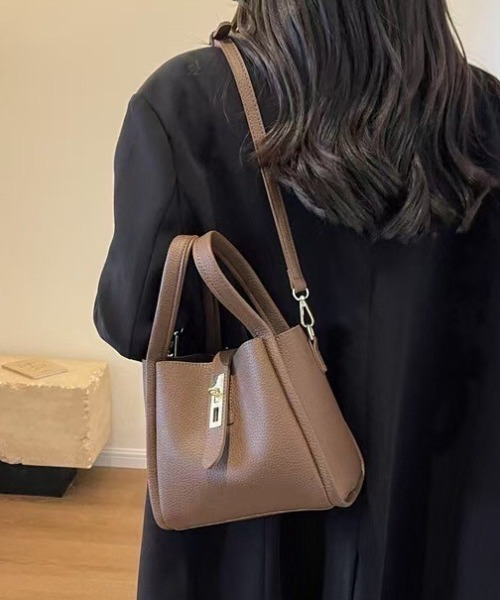 CALIFORNIA OUTFITTERS(カリフォルニア アウトフィッターズ)の「3-9B5 2way スクエア ボックス ハンドバッグ(ハンドバッグ・レディース・ブラック/グレイッシュベージュ/アイボリー/ブラウン/キャメル・ONESIZE)」の14枚目の写真