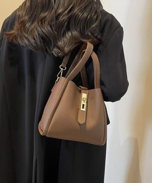 CALIFORNIA OUTFITTERS(カリフォルニア アウトフィッターズ)の「3-9B5 2way スクエア ボックス ハンドバッグ(ハンドバッグ・レディース・ブラック/グレイッシュベージュ/アイボリー/ブラウン/キャメル・ONESIZE)」の15枚目の写真