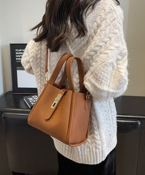 CALIFORNIA OUTFITTERS(カリフォルニア アウトフィッターズ)の「3-9B5 2way スクエア ボックス ハンドバッグ(ハンドバッグ・レディース・ブラック/グレイッシュベージュ/アイボリー/ブラウン/キャメル・ONESIZE)」の9枚目の写真