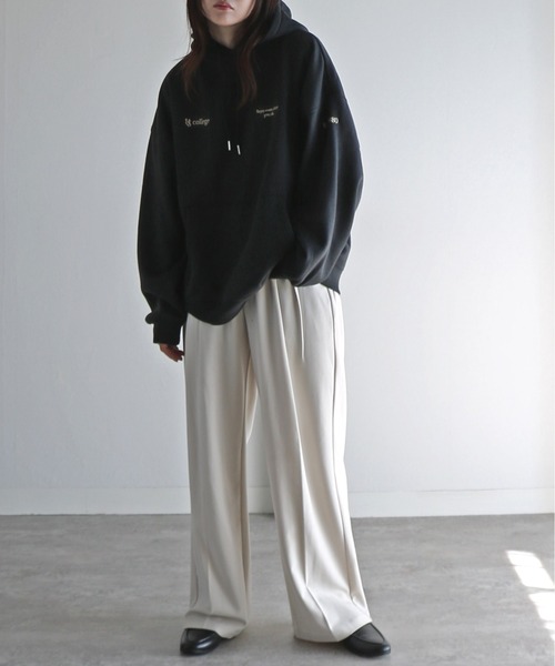 COURO（コウロ）の「テキスト刺繍ルーズシルエットプルオーバーパーカー（パーカー・レディース・グレー系/ホワイト/グレー系1/ブラック系1/オートミール/チャコール/ブラック系/ネイビー・M/L）」の19枚目の写真