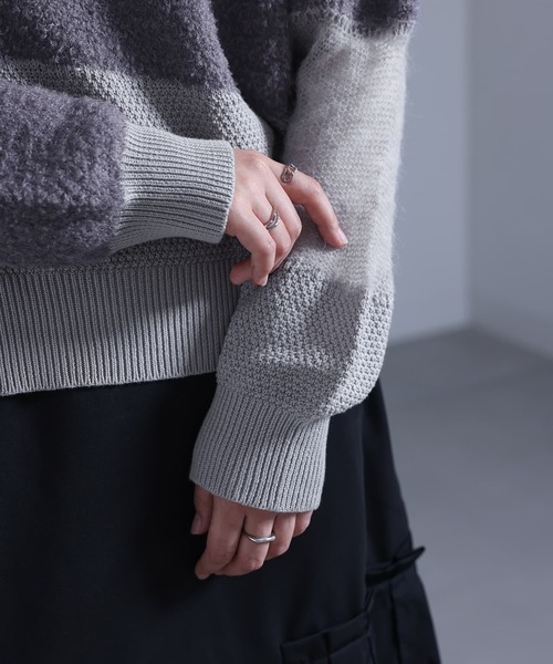 kOhAKU（コハク）の「『ランダム編地ニット』（ニット/セーター・レディース・ネイビー/グレー・FREE）」の3枚目の写真