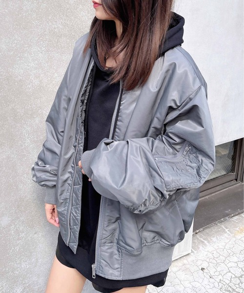 INGNI（イング）の「中綿入りBIG／MA-1（MA-1・レディース・ブラック/グレー/カーキ・M）」の17枚目の写真