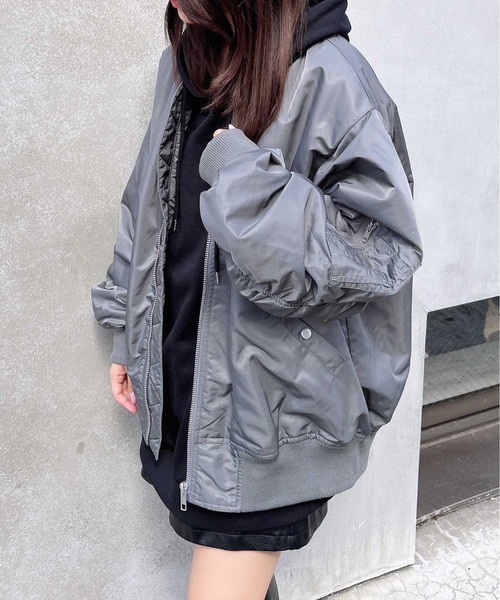 INGNI（イング）の「中綿入りBIG／MA-1（MA-1・レディース・ブラック/グレー/カーキ・M）」の8枚目の写真