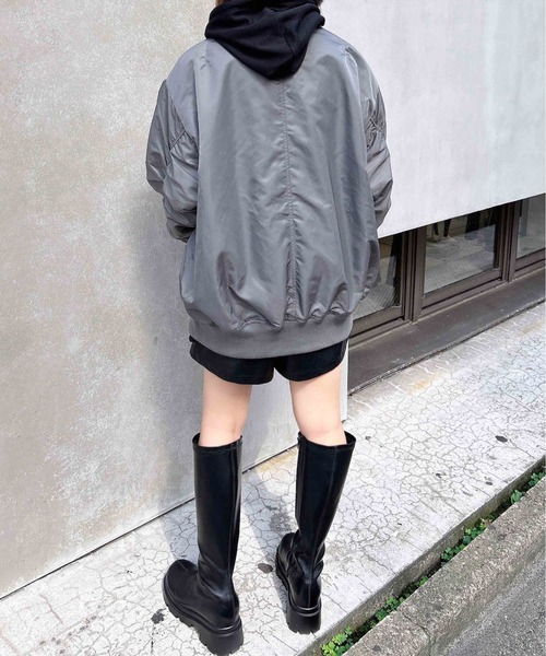 INGNI（イング）の「中綿入りBIG／MA-1（MA-1・レディース・ブラック/グレー/カーキ・M）」の13枚目の写真