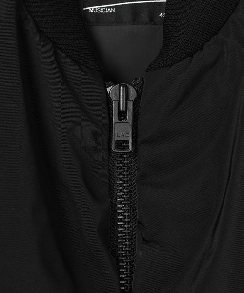 状態良好 23AW LAD MUSICIAN MA-1 BLOUSON 42 黒 状態良好 23AW LAD MUSICIAN MA-1 BLOUSON 42 黒