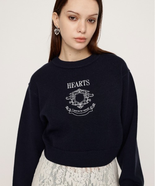 MOTIF LOGO KNIT TOPS モチーフ ロゴ ニット トップス（ニット