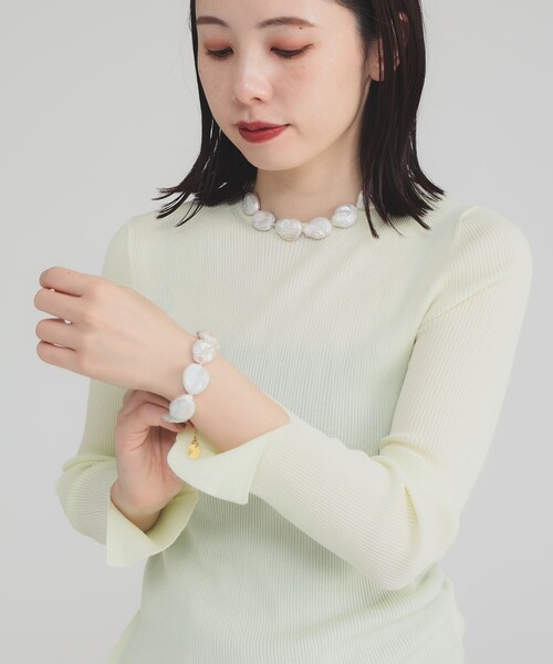 Demi-Luxe BEAMS(デミルクス ビームス)の「【別注】MOSQUITO / PEARLY BRACELET(ブレスレット・レディース・ホワイト・ONE SIZE)」の3枚目の写真