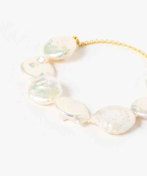 Demi-Luxe BEAMS(デミルクス ビームス)の「【別注】MOSQUITO / PEARLY BRACELET(ブレスレット・レディース・ホワイト・ONE SIZE)」の5枚目の写真