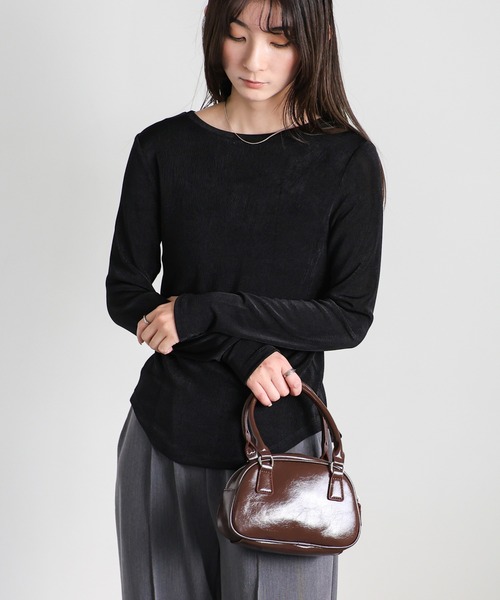 select MOCA(セレクトモカ)の「2WAYスリットシャイニートップス(Tシャツ/カットソー・レディース・アイボリー/ブルー/グレイッシュベージュ/ブラック・FREE)」の7枚目の写真