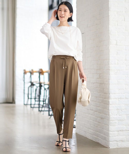 Viola e Viola(ヴィオラエヴィオラ)の「らくキレイストレッチテーパードパンツ(その他パンツ・レディース・ブラック/モカ/ネイビー・3L/LL/L/M)」の15枚目の写真
