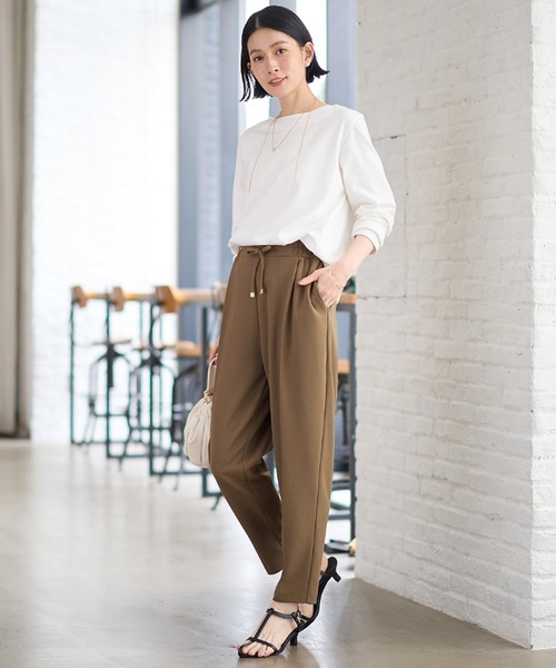 Viola e Viola(ヴィオラエヴィオラ)の「らくキレイストレッチテーパードパンツ(その他パンツ・レディース・ブラック/モカ/ネイビー・3L/LL/L/M)」の16枚目の写真