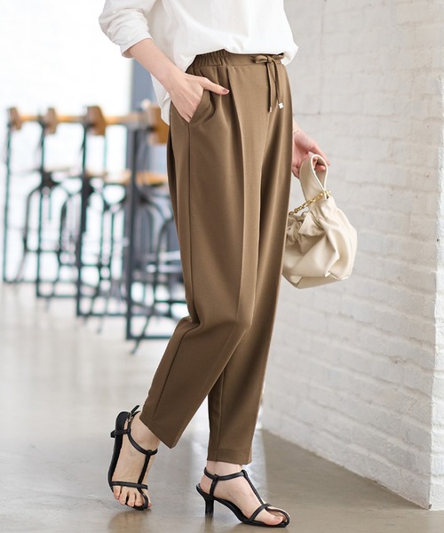 Viola e Viola(ヴィオラエヴィオラ)の「らくキレイストレッチテーパードパンツ(その他パンツ・レディース・ブラック/モカ/ネイビー・3L/LL/L/M)」の14枚目の写真