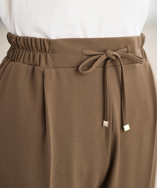 Viola e Viola(ヴィオラエヴィオラ)の「らくキレイストレッチテーパードパンツ(その他パンツ・レディース・ブラック/モカ/ネイビー・3L/LL/L/M)」の20枚目の写真