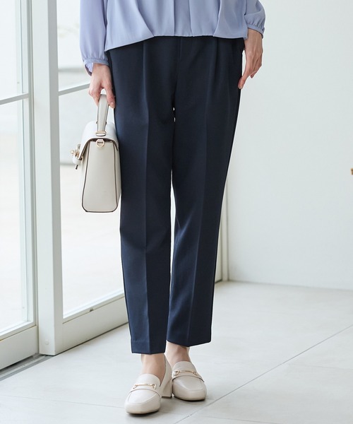 Honeys（ハニーズ）の「【ストレッチ・ウォッシャブル・イージーケア】美ージーテーパードパンツ（スラックス・レディース・ネイビー/イエロー/グレイッシュブルー/ライトグレー/ピンク/ブラック/グレイッシュベージュ/アイボリー・SS/S/M/LL/L/3L）」の5枚目の写真