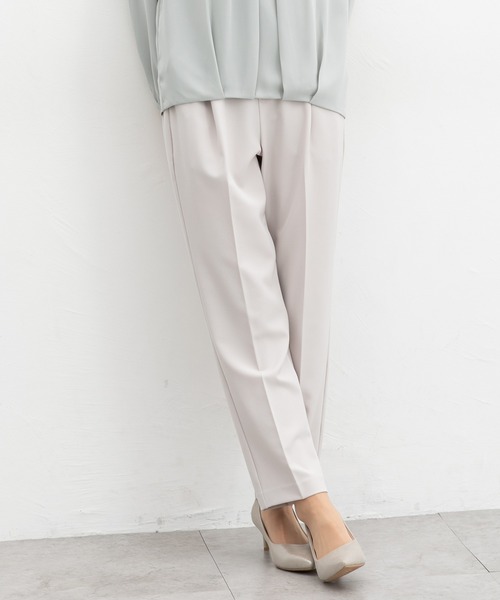 Honeys（ハニーズ）の「【ストレッチ・ウォッシャブル・イージーケア】美ージーテーパードパンツ（スラックス・レディース・ネイビー/イエロー/グレイッシュブルー/ライトグレー/ピンク/ブラック/グレイッシュベージュ/アイボリー・SS/S/M/LL/L/3L）」の4枚目の写真