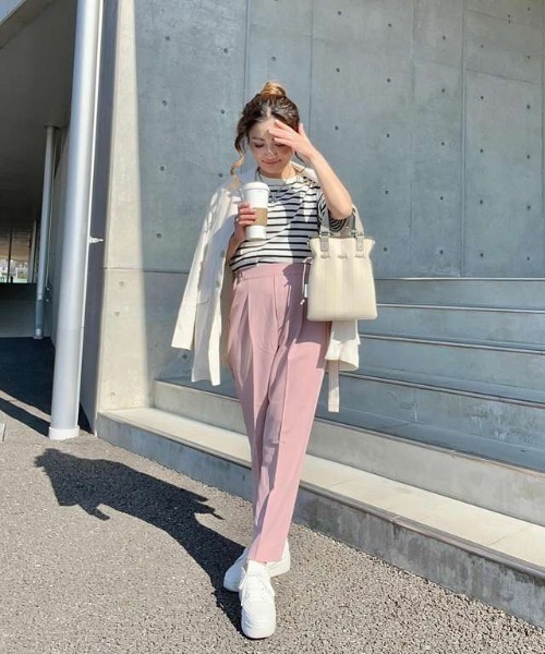 Honeys（ハニーズ）の「【ストレッチ・ウォッシャブル・イージーケア】美ージーテーパードパンツ（スラックス・レディース・ネイビー/イエロー/グレイッシュブルー/ライトグレー/ピンク/ブラック/グレイッシュベージュ/アイボリー・SS/S/M/LL/L/3L）」の10枚目の写真