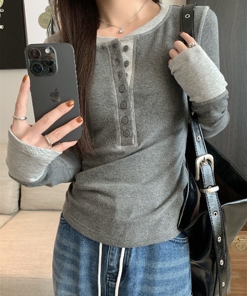 lilful(リルフル)の「配色ヘンリーネックハーフボタンロンT(Tシャツ/カットソー・レディース・グレー/ブラック・F)」の14枚目の写真