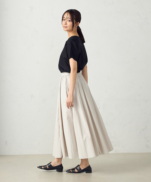 COMME CA ISM（コムサイズム）の「ナイロンタフタボリュームスカート（スカート・レディース・グレイッシュベージュ/ブラック・MEDIUM/LARGE）」の7枚目の写真