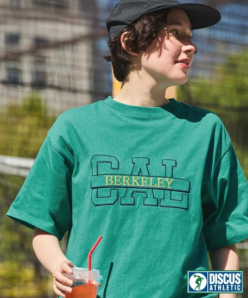 DISCUS ATHLETIC(ディスカス アスレチック)の「【DISCUS×University】ヴィンテージライクカレッジデザインプリントオーバーサイズ半袖Tシャツ(Tシャツ/カットソー・レディース・ホワイト系2/ホワイト系1/グレー系1/ブラック系1/スミクロ/ネイビー/ホワイト/ブラウン/ホワイト系/ターコイズブルー/ネイビー系/グレー系/ホワイト系3/オートミール/ブルー系/ブラック系・M/L)」の16枚目の写真