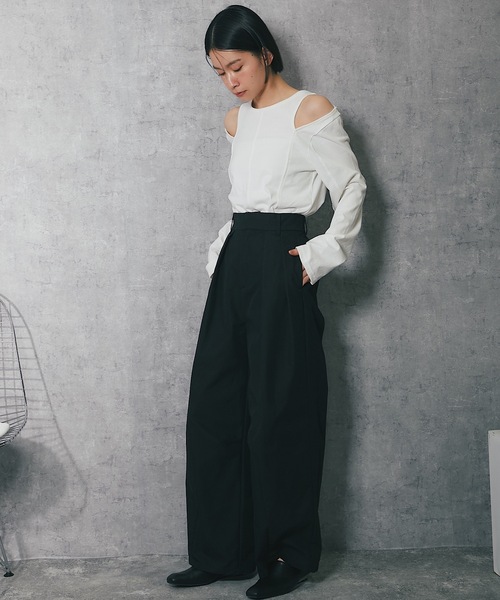 ANOTHER S（アナザーエス）の「カーブシルエットタックパンツ（チノパンツ・レディース・チャコールグレー/ブラック/ベージュ・FREE）」の13枚目の写真