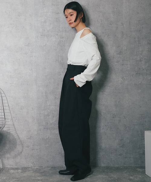 ANOTHER S（アナザーエス）の「カーブシルエットタックパンツ（チノパンツ・レディース・チャコールグレー/ブラック/ベージュ・FREE）」の15枚目の写真