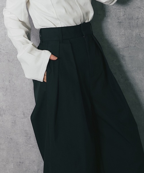 ANOTHER S（アナザーエス）の「カーブシルエットタックパンツ（チノパンツ・レディース・チャコールグレー/ブラック/ベージュ・FREE）」の17枚目の写真