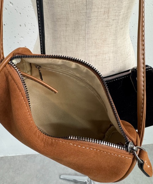 MIRROR STOKE（ミラーストーク）の「≪WEB限定≫【新色追加】SUEDE RECTANGLE BAG/スエードレクタングルバッグ（ショルダーバッグ・レディース・キャメル/ブラック/ブラウン・FREE）」の18枚目の写真