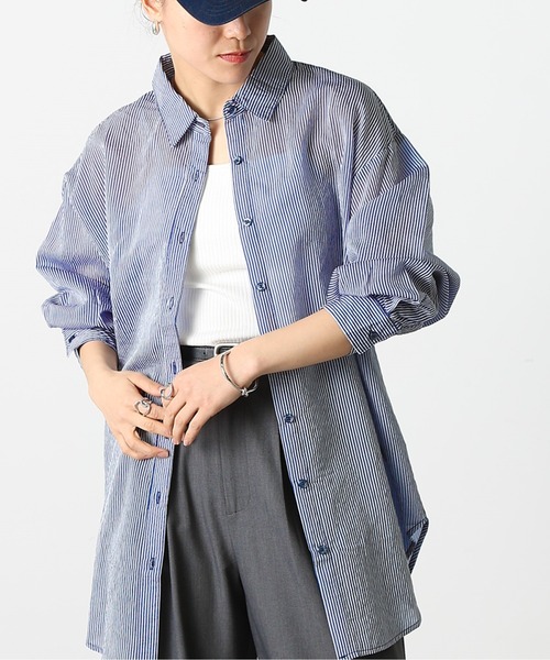 COLONY 2139(コロニートゥーワンスリーナイン)の「シアーストライプ長袖シャツ(シャツ/ブラウス・レディース・グリーン/ネイビー/イエロー/オフホワイト/グレー・FREE)」の4枚目の写真