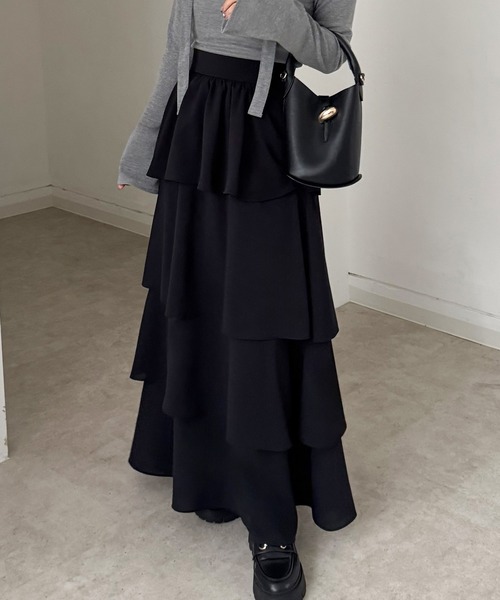 JUNOAH（ジュノア）の「【薄くて軽いジョーゼット生地】ハイウエストティアードスカート（スカート・レディース・ホワイト/チャコール/ブラック・SMALL/MEDIUM/LARGE）」の3枚目の写真