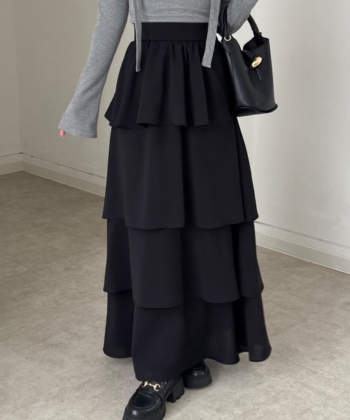 JUNOAH（ジュノア）の「【薄くて軽いジョーゼット生地】ハイウエストティアードスカート（スカート・レディース・ホワイト/チャコール/ブラック・SMALL/MEDIUM/LARGE）」の4枚目の写真