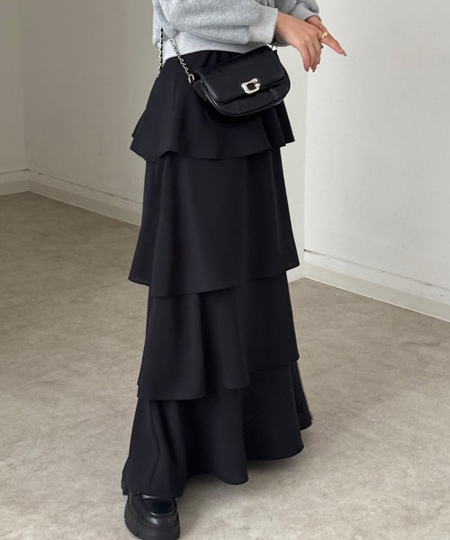 JUNOAH（ジュノア）の「【薄くて軽いジョーゼット生地】ハイウエストティアードスカート（スカート・レディース・ホワイト/チャコール/ブラック・SMALL/MEDIUM/LARGE）」の6枚目の写真