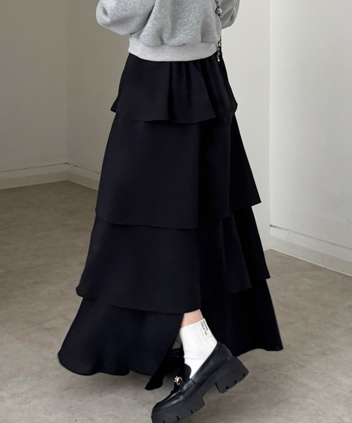 JUNOAH（ジュノア）の「【薄くて軽いジョーゼット生地】ハイウエストティアードスカート（スカート・レディース・ホワイト/チャコール/ブラック・SMALL/MEDIUM/LARGE）」の7枚目の写真