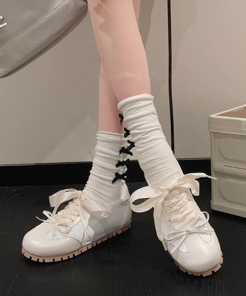 LADY LIKE(レディライク)の「バレーシューズ風ガーリースニーカー(スニーカー・レディース・ピンク/ホワイト・23.5cm/24.0cm/24.5cm)」の10枚目の写真