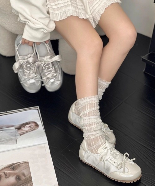 LADY LIKE(レディライク)の「バレーシューズ風ガーリースニーカー(スニーカー・レディース・ピンク/ホワイト・23.5cm/24.0cm/24.5cm)」の13枚目の写真
