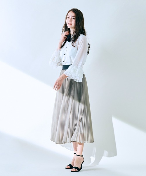Audie a Muses(オーディアミューズ)の「マットオーガンジープリーツスカート(スカート・レディース・ベージュ/ブラック・38/42)」の18枚目の写真