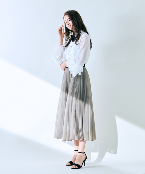 Audie a Muses(オーディアミューズ)の「マットオーガンジープリーツスカート(スカート・レディース・ベージュ/ブラック・38/42)」の19枚目の写真