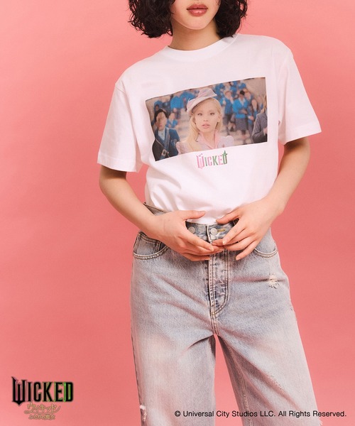 ADAM ET ROPE'（アダムエロペ）の「【WEB限定】ウィキッド for ADAM ET ROPE TEE（Tシャツ/カットソー・レディース・ホワイト系その他/ホワイト系その他3/ブラック/ブラック系その他2/ブラック系その他/ホワイト系その他2・S/M）」の12枚目の写真