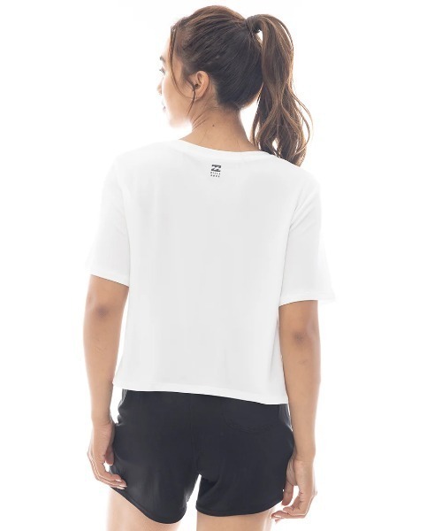 BILLABONG(ビラボン)の「BILLABONG レディース 【ACTIVE】 ACTIVE CROPPED MESH TEE アクティブウェア 【2025年春夏モデル】/ビラボンショート丈トレーニングT半袖シャツ(Tシャツ/カットソー・レディース・ブラック/ホワイト・MEDIUM)」の3枚目の写真
