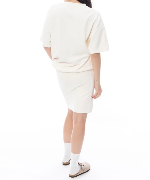 RVCA(ルーカ)の「RVCA レディース PATCHED RVCA SS DRESS ワンピース 【2025年春夏モデル】/ルーカビッグロゴワンピ(ワンピース・レディース・オフホワイト/ブラック/パープル・SMALL/MEDIUM)」の4枚目の写真