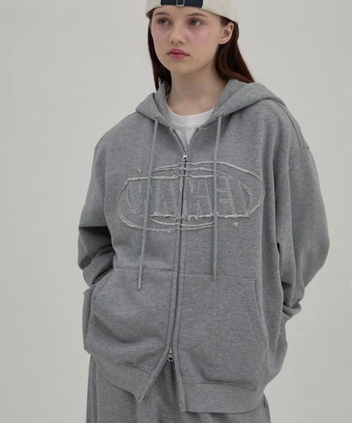 WaiKei（ワイケイ）の「★K-POPアイドル着用【UNISEX】Wai Kei／ロゴアップリケフーディZIP（パーカー・レディース・ライトグレー/グレー・LARGE/MEDIUM/X-LARGE）」の5枚目の写真