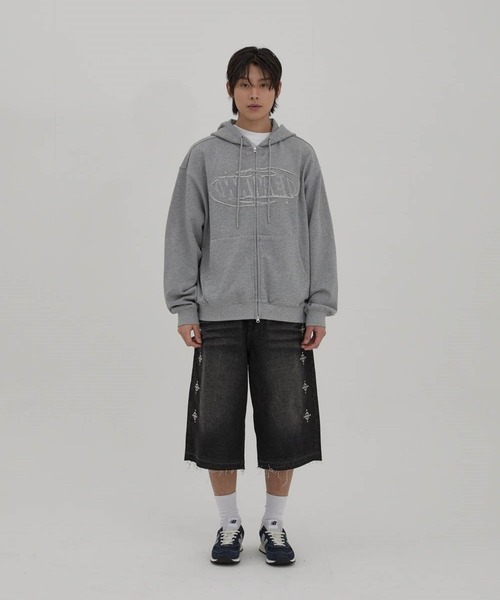 ☆K-POPアイドル着用【UNISEX】Wai Kei／ロゴアップリケフーディ