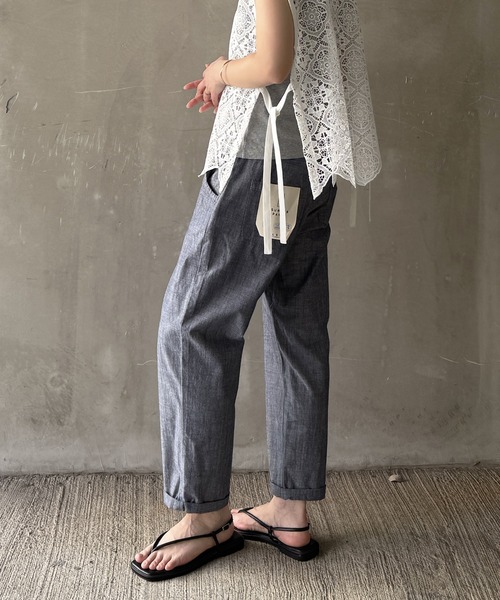 LBC(エルビーシー)の「コットンシャンブレーテーパードパンツ(その他パンツ・レディース・ブラック/チャコール/ネイビー/ベージュ/ピンク・S/M/L)」の18枚目の写真