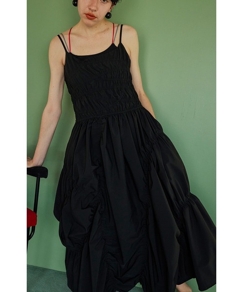 OMMO(オーエムエムオー)の「IRREGULAR SHIRRING CAMI OP(ワンピース・レディース・ブラック系その他/ブラック/パープル・SMALL/MEDIUM)」の6枚目の写真