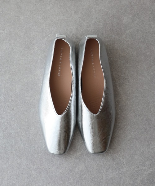 BLUEEAST(ブルーイースト)の「クッションスクエアトゥパンプス(パンプス・レディース・ブラック/シルバー/ゴールド・MEDIUM/LARGE)」の10枚目の写真