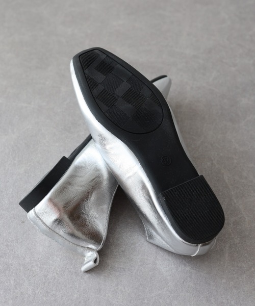 BLUEEAST(ブルーイースト)の「クッションスクエアトゥパンプス(パンプス・レディース・ブラック/シルバー/ゴールド・MEDIUM/LARGE)」の16枚目の写真