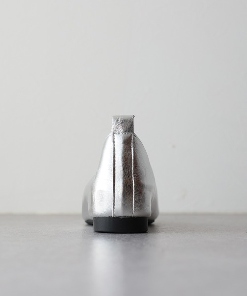 BLUEEAST(ブルーイースト)の「クッションスクエアトゥパンプス(パンプス・レディース・ブラック/シルバー/ゴールド・MEDIUM/LARGE)」の15枚目の写真