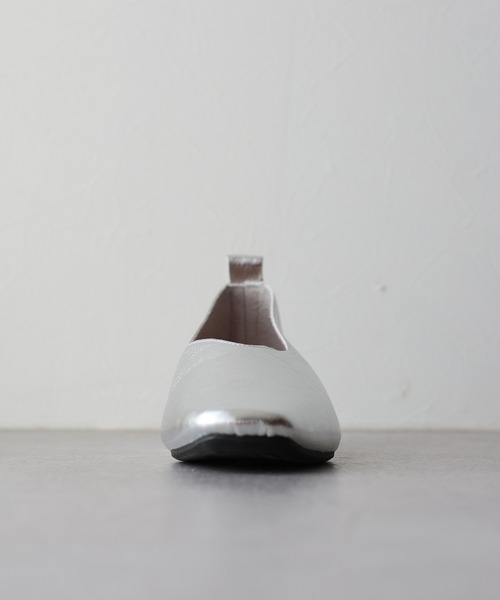 BLUEEAST(ブルーイースト)の「クッションスクエアトゥパンプス(パンプス・レディース・ブラック/シルバー/ゴールド・MEDIUM/LARGE)」の13枚目の写真